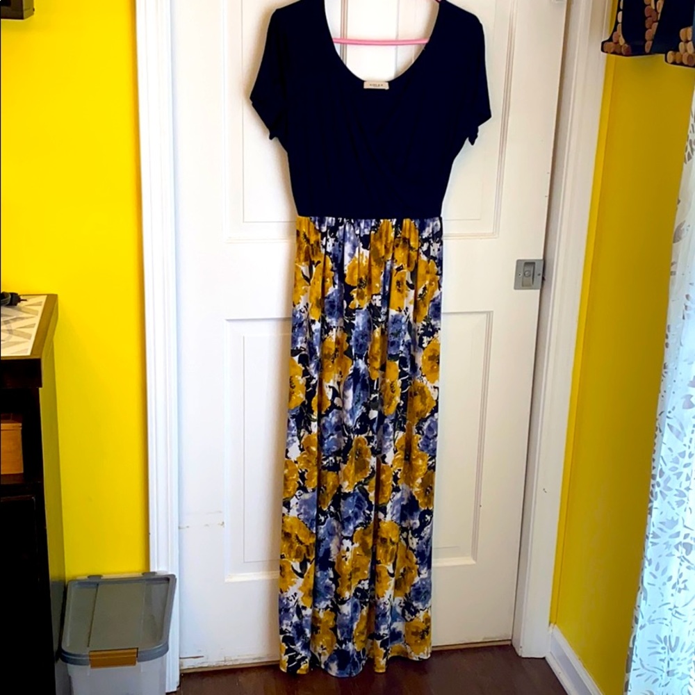 Gilli Maternity/Nursing maxi dress